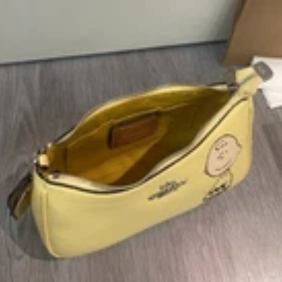 Coach X Peanuts Teri Shoulder Bag With Charlie Brown CBJ83 Authentic - Picture 6 of 8